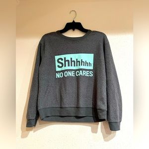 Women’s short sweatshirt